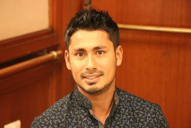 মোহাম্মদ আশরাফুল বাংলাদেশের ক্রিকেটের প্রথম কিংবদন্তী ব্যাটসম্যান